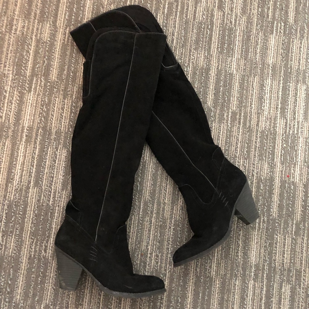 Cute full length black boots!